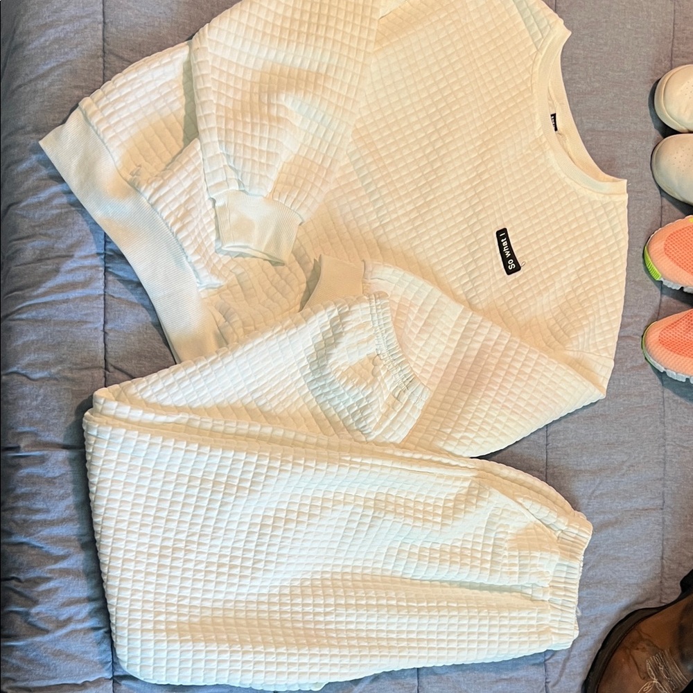SHEIN Cream Quilted Sweatshirt SET